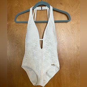 VINCE CAMUTO woman’s size 8 cream bathing suit one piece